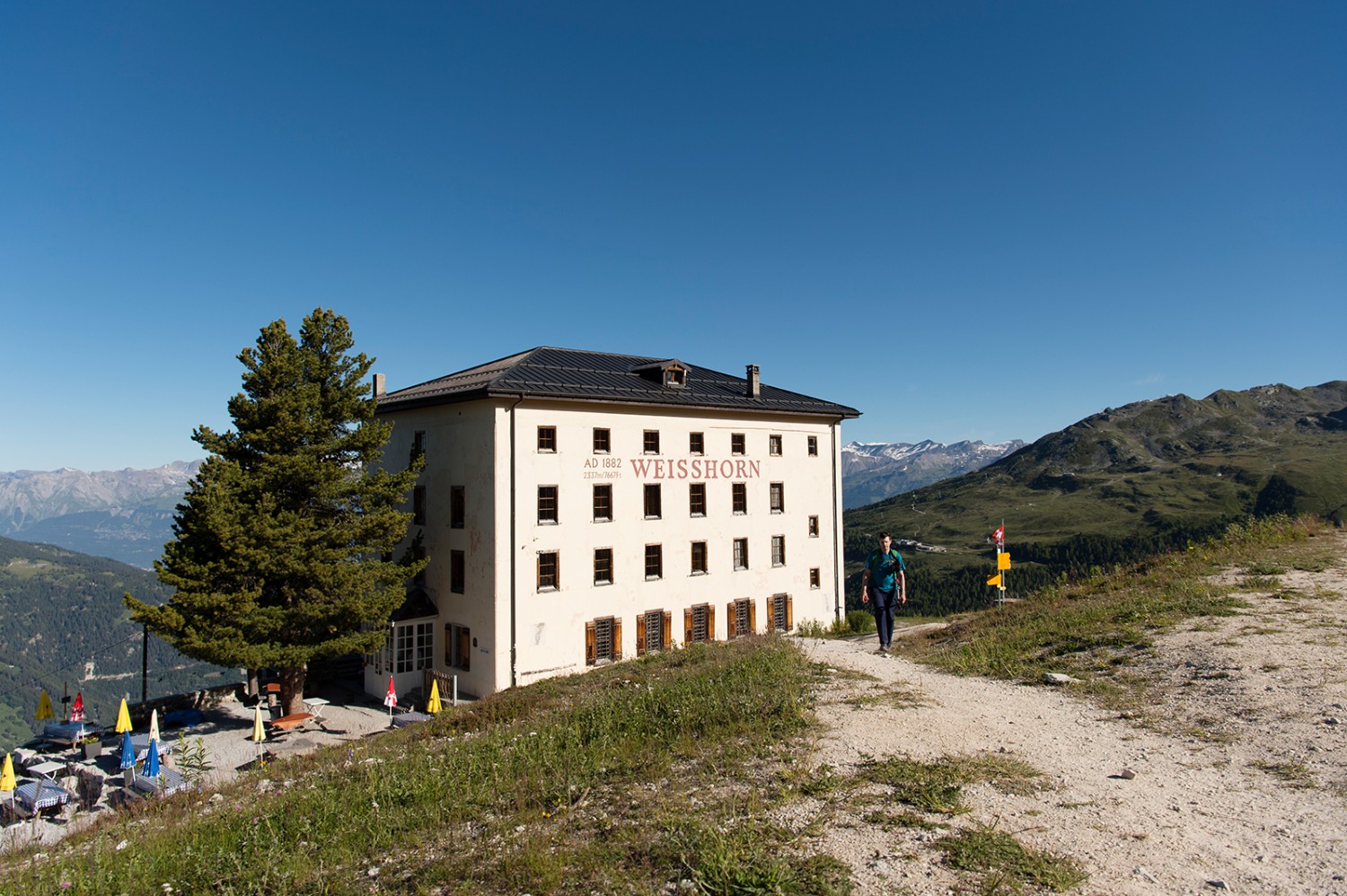 Il faut être un peu fou pour construire un hôtel à plus de 2300 mètres: une nuit à l’Hôtel Weisshorn constitue une expérience particulière.