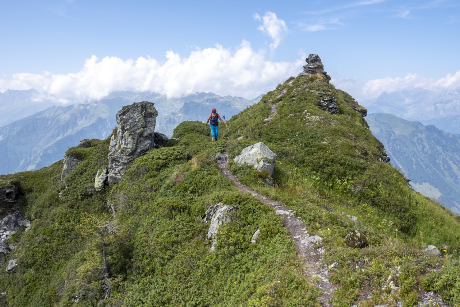 La montée jusqu’au Gulderstock serpente le long de la crête. Photo: Markus Ruff