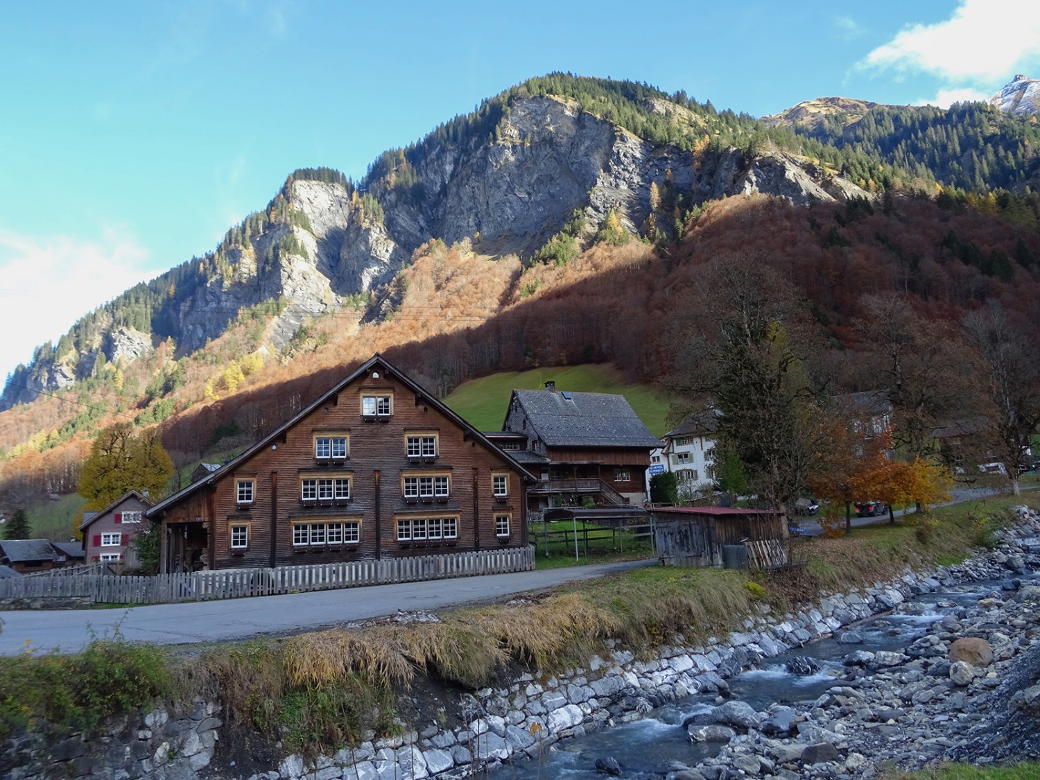 Le village de Weisstannen.