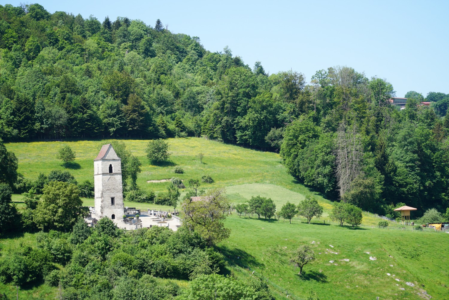 L’emblème de Courchavon: la «Tour de Mormont», de style gothique tardif, de 1628. Photo: Mia Hofmann