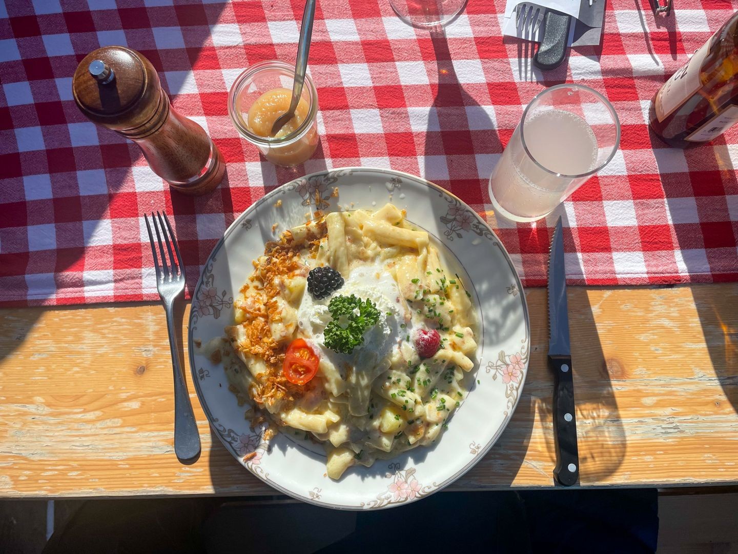 Repas au chalet d’alpage Gummen.