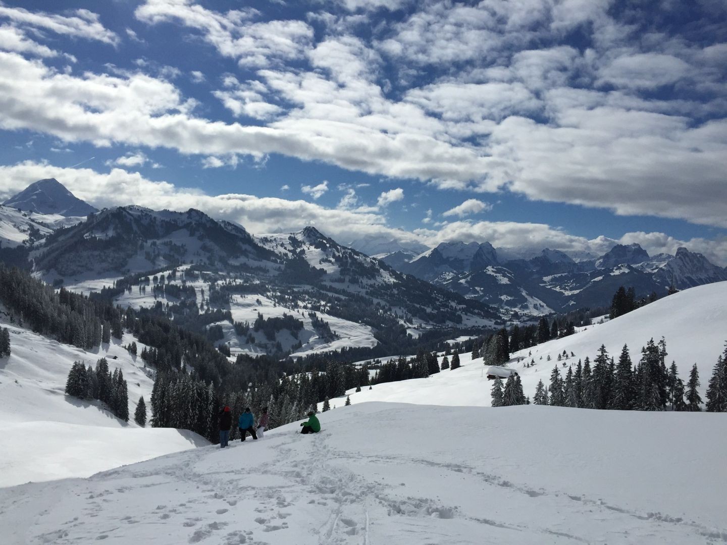 La vue vers Zweisimmen est splendide.