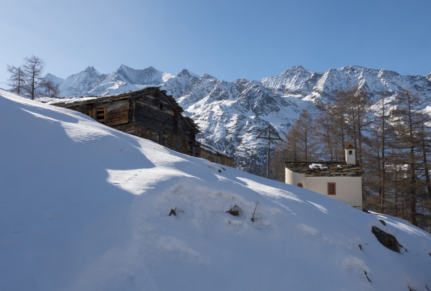 La Triftalp ne compte que quelques bâtiments, dont une chapelle. Photo: Heinz Staffelbach 