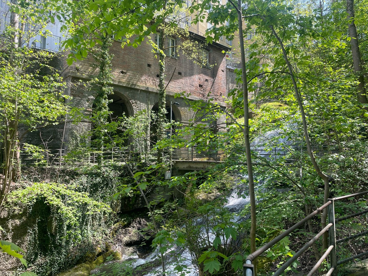 Wildes Wasser in der Mülenenschlucht. Hier standen früher viele Mühlen.