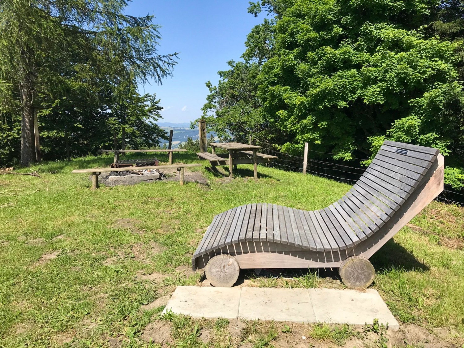 Auf dem Chrüzhubel gibt es einen schönen Picknickplatz mit Feuerstelle.